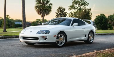 1998 m. „Toyota Supra“ parduota už 242 000 dolerių