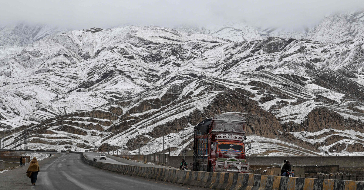 Pareigūnas: per išpuolius pietvakarių Pakistane žuvo 10 saugumo pareigūnų ir 37 kovotojai