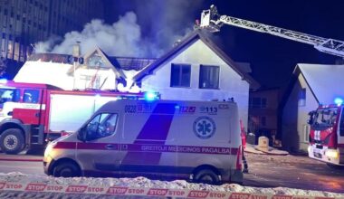 Vilniuje pranešta apie degantį namą