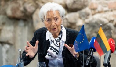 Christine Lagarde uždirba daugiau, nei deklaruoja ECB