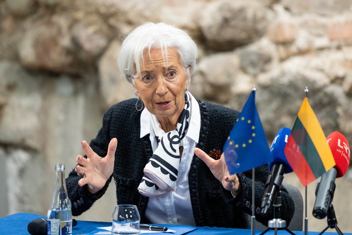 Christine Lagarde uždirba daugiau, nei deklaruoja ECB