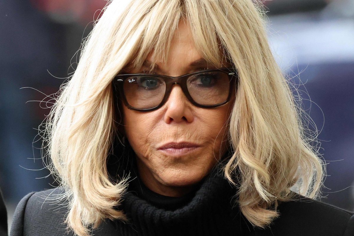 Melą apie Brigitte Macron lytį skleidę asmenys sulaukė bausmės
