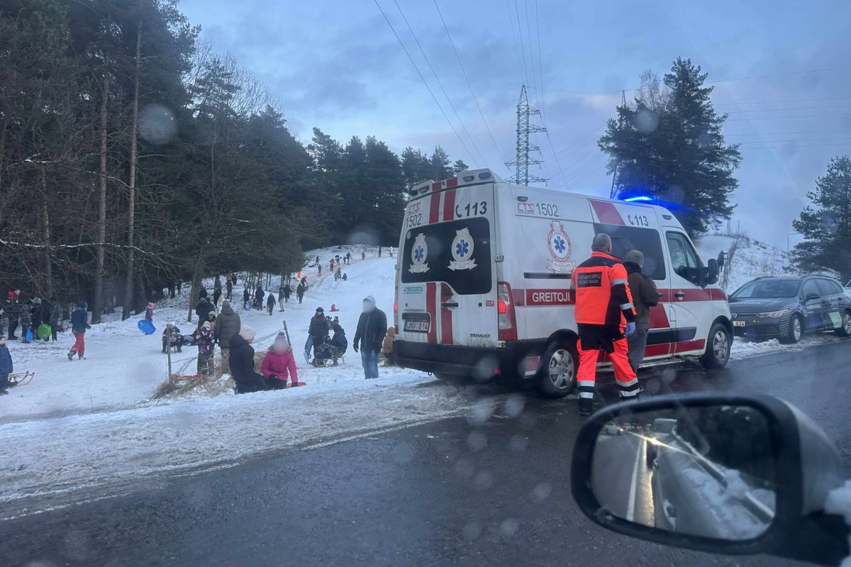 Žiemišką savaitgalį aptemdė nelaimė ant Kleboniškio kalno Kaune