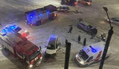 Kauno gatves užklojus sniegui – smarki avarija „Aklųjų“ sankryžoje