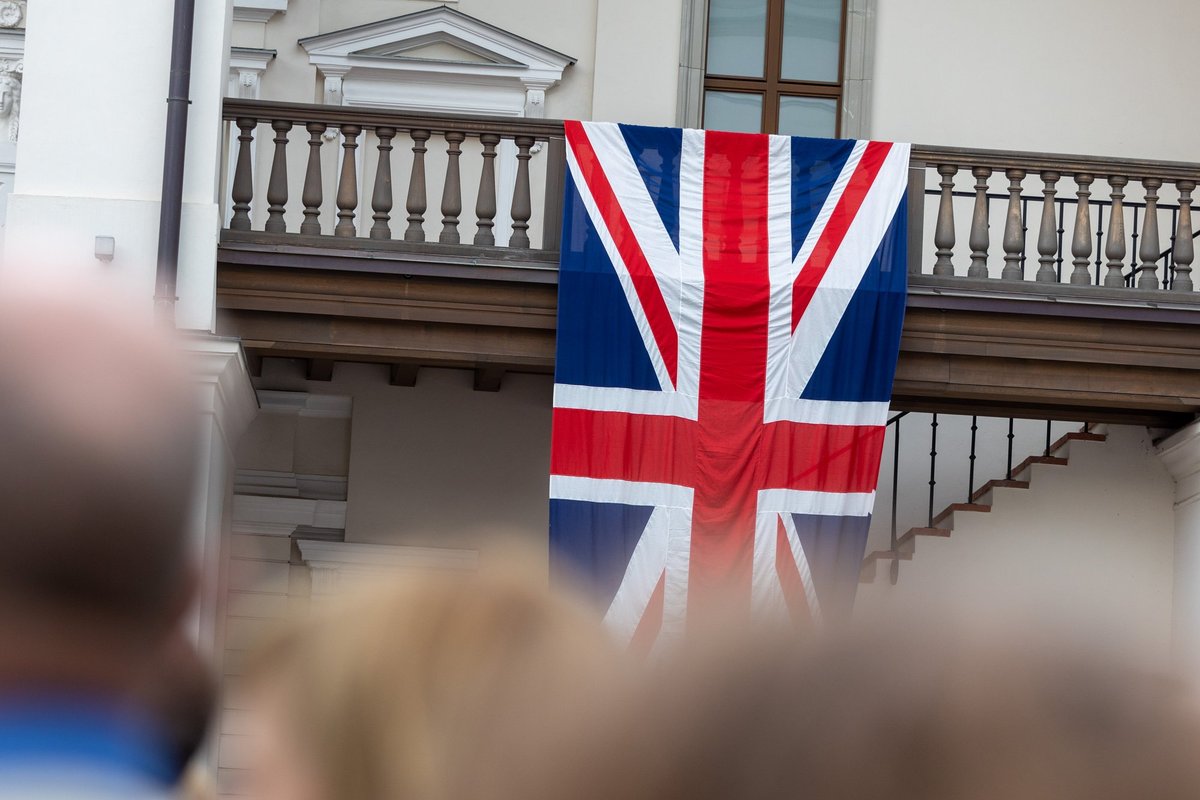 Britų ambasada Vilniuje atleidžia penktadalį žmonių