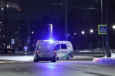 Įtariamųjų automobilio sulaikymas