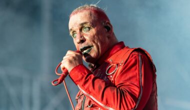 „Rammstein“ vokalisto Tillo Lindemanno pasirodyme – „dovanėlė“ rusui tiesiai į veidą