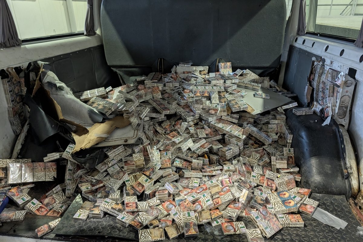 Šalčininkuose įkliuvo mikroautobusu virš 40 tūkst. pakelių cigarečių vežęs baltarusis