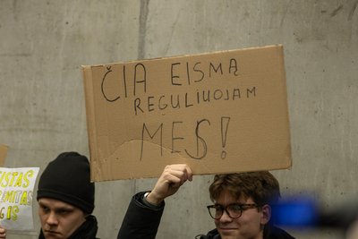 Susitikimas su LR Seimo nariais Remigijumi Žemaitaičiu, Sauliumi Bucevičiumi ir Artūru Skardžiumi