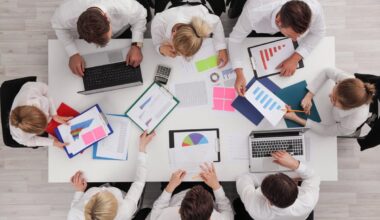 Ištyrė, kaip vadovai sugeba sau pasididinti atlyginimus