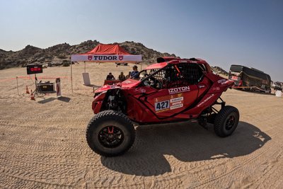 Izoton Sport komandos ekipažas Mindaugas Sidabras ir Ernestas Česokas