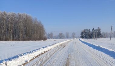 Telkiamos dar didesnės technikos pajėgos: iki sekmadienio bus pabarstyti ir žemiausio priežiūros lygio keliai