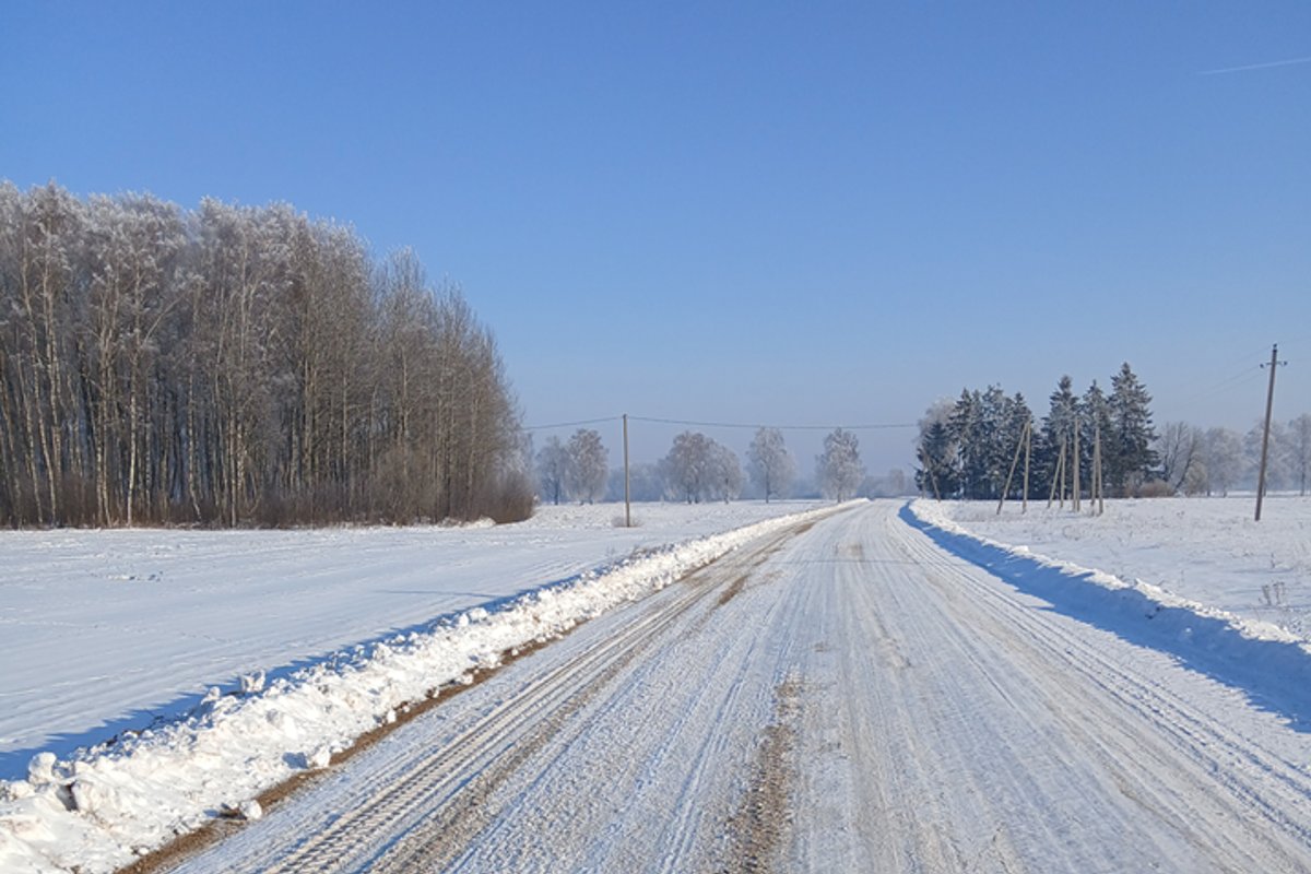 Telkiamos dar didesnės technikos pajėgos: iki sekmadienio bus pabarstyti ir žemiausio priežiūros lygio keliai