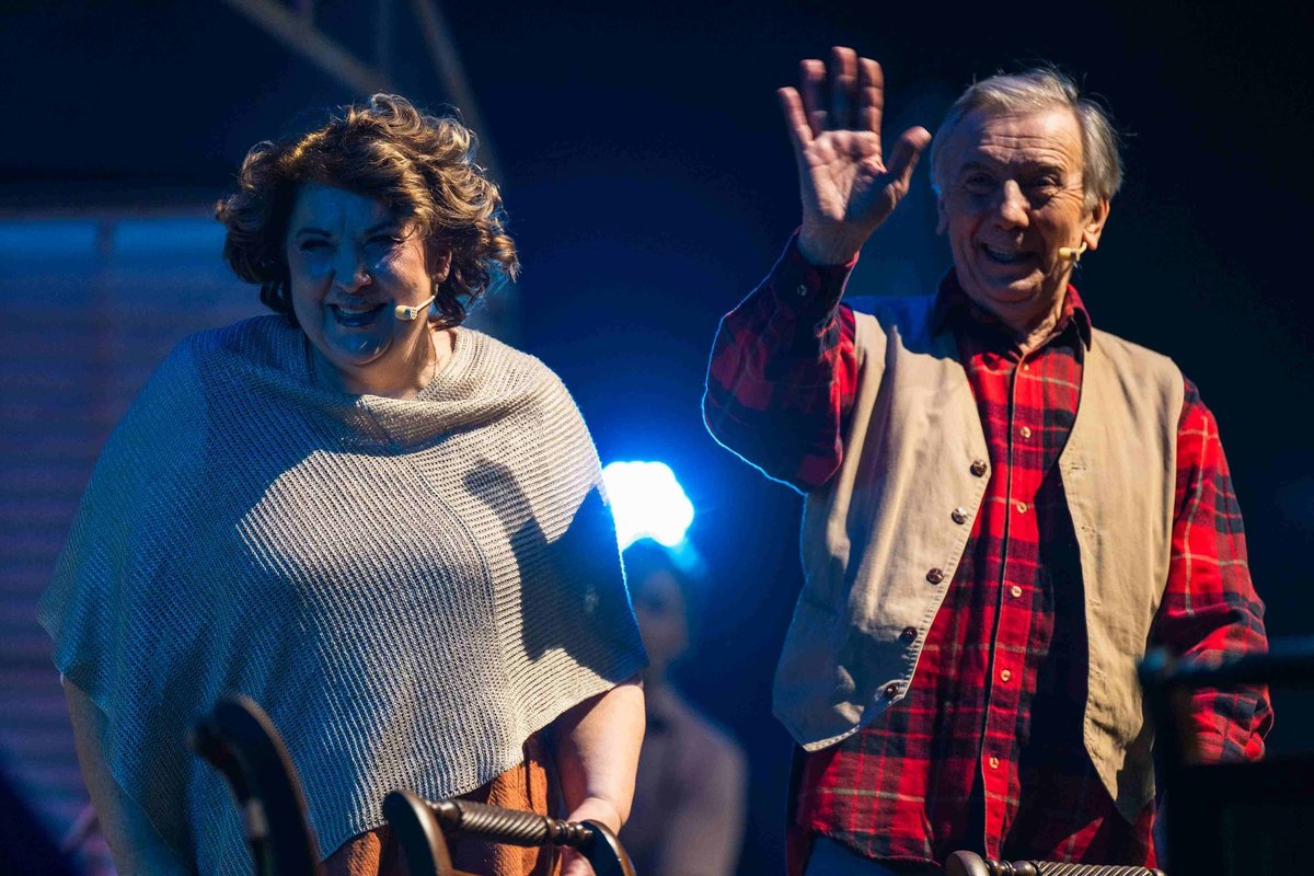 „Braškiai ir Braškienės“ premjera Vilniuje: juokas, meilė ir šeimos intrigos sužavėjo žiūrovus