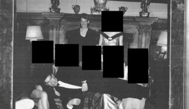 Paviešinti dokumentai: Jeffrey Epsteinas siūlė buvusiam princui Andrew susitikimą su ruse - 15min.lt