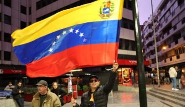 Opozicija kritikuoja valdžios neveiksnumą: tyla dėl JAV smūgių Venesuelai rodo pasimetimą, reikia aiškumo