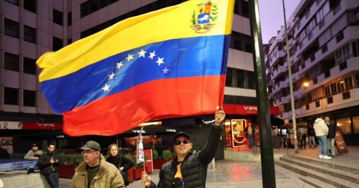 Opozicija kritikuoja valdžios neveiksnumą: tyla dėl JAV smūgių Venesuelai rodo pasimetimą, reikia aiškumo