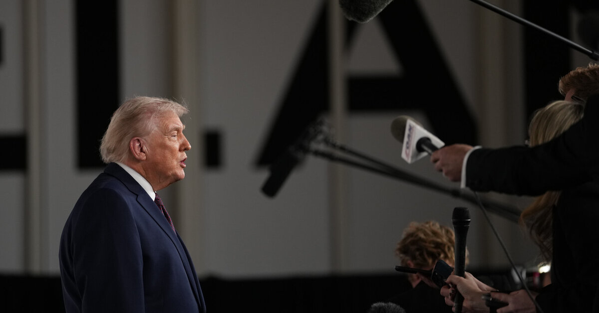 Donaldas Trumpas: JK yra labai pavojinga bendradarbiauti su Kinija