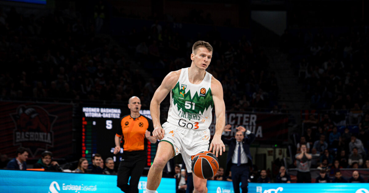 Butkevičius apie „Žalgirio“ kolapsą Vitorijoje ir prieštaringą „Baskonia“ sirgalių plakatą