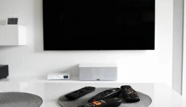 Jūsų televizorius gali būti pakabintas per aukštai: kodėl tai svarbu