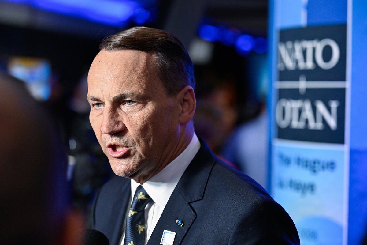 Sikorskis: silpna ekonomika privers Putiną derėtis dėl taikos