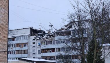 Tragiškas sprogimas Rygoje: įgriuvo daugiabučio stogas, žuvo žmogus