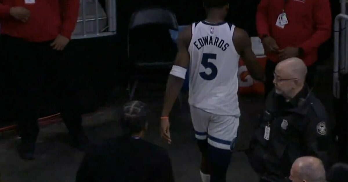 Trenerio sprendimu nusivylęs Edwardsas savavališkai anksčiau baigė rungtynes