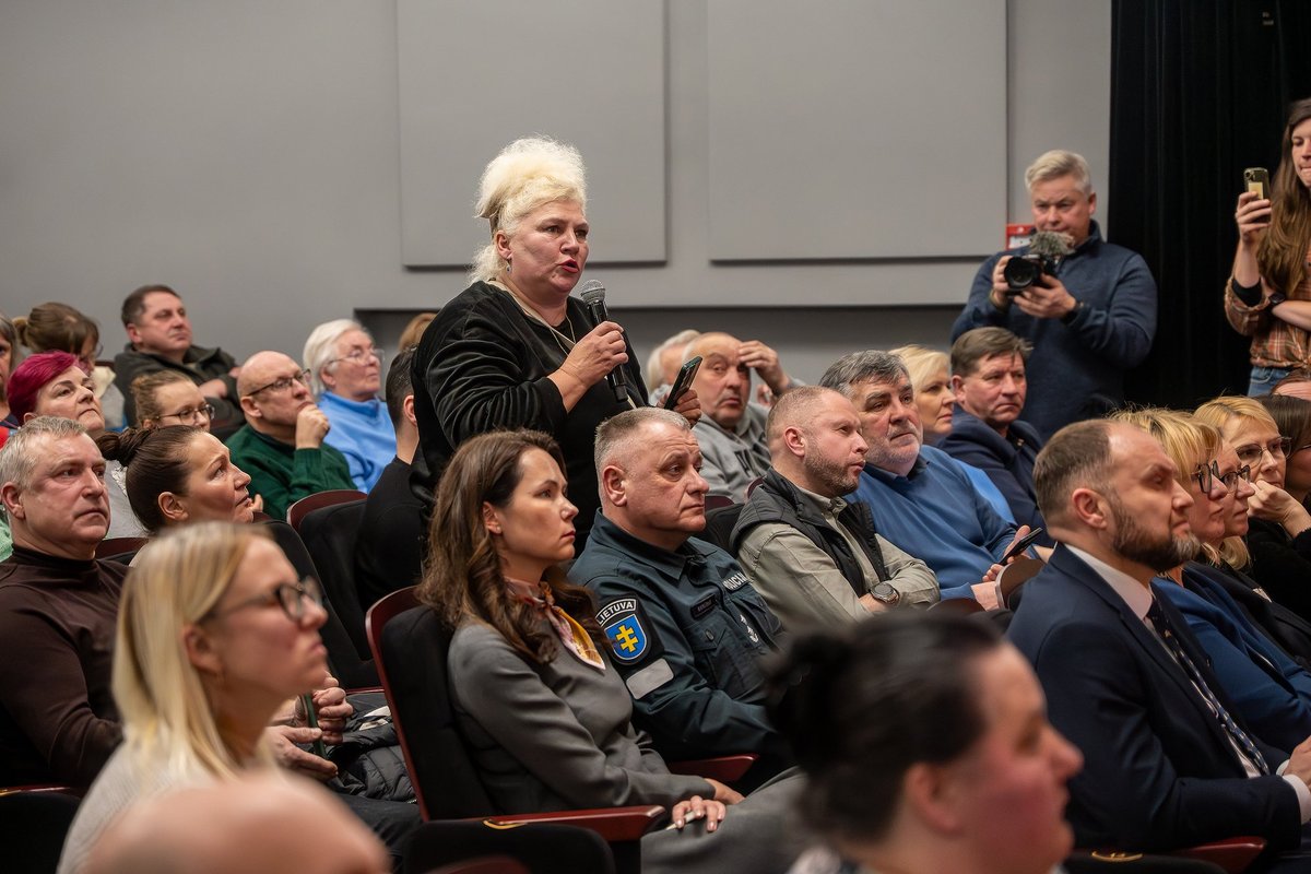 Ministras pasiūlė dzūkams kompromisą – išsikraustyti teks ne visiems Kapčiamiesčio poligono gyventojams