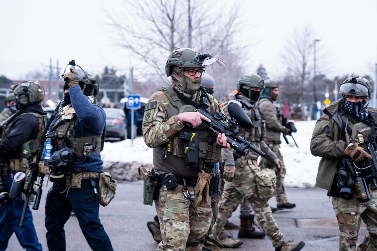 Minesotos pareigūnai: FTB neprileidžia prie tyrimo dėl ICE agento nušautos moters