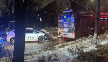 Vilniuje troleibuso ir pavėžėjo avarija, formuojasi spūstis