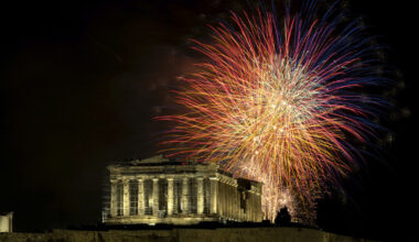 Graikija ir Kipras Naujuosius pasitiks be fejerverkų trenksmo