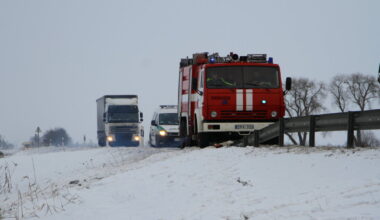 Žiemos košmaras keliuose: specialiosioms tarnyboms – dar viena įtempta para - 15min.lt
