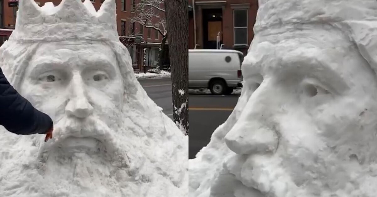 Menininkas nustebino niujorkiečius Lietuvos karaliaus Mindaugo skulptūra iš sniego