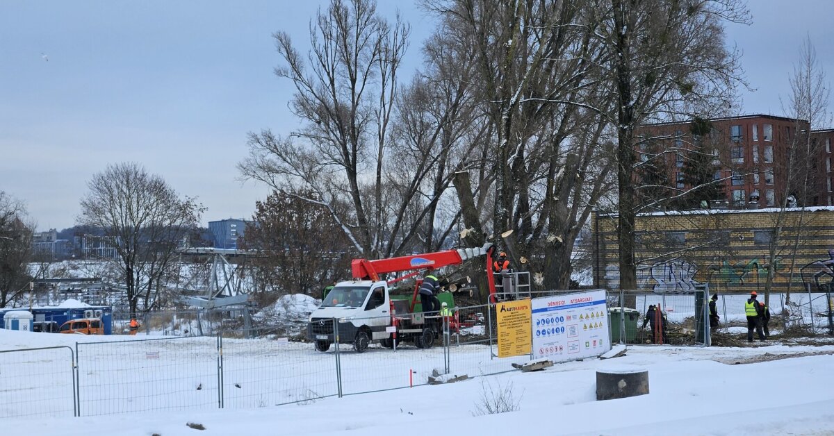 Statybų bumo taškas Kaune – toje pačioje teritorijoje užvirus dar vienam projektui, sunerimo dėl iš eilės pjaunamų medžių
