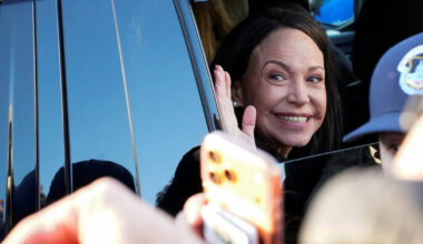 Machado tvirtina padovanojusi Trumpui savo Nobelio taikos premijos medalį