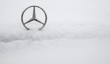 „Mercedes-Benz“ lengvųjų automobilių pardavimai 2025-aisiais sumenko beveik dešimtadaliu | Verslas