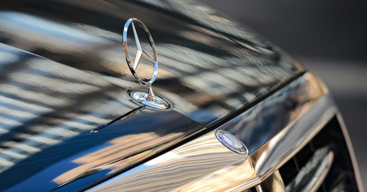 Šokas automobilių rinkoje: Kinijoje nauji automobiliai kainuoja beveik perpus pigiau nei Europoje