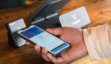 Atsisveikinimas su bankų kortelėmis: šie įrenginiai netrukus gali perimti mūsų pinigų kontrolę