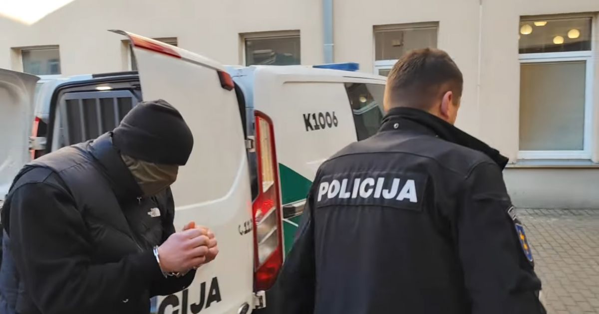 Žmogų gyvą padegusios plėšikų gaujos narių skundai atsimušė teisme - Respublika.lt