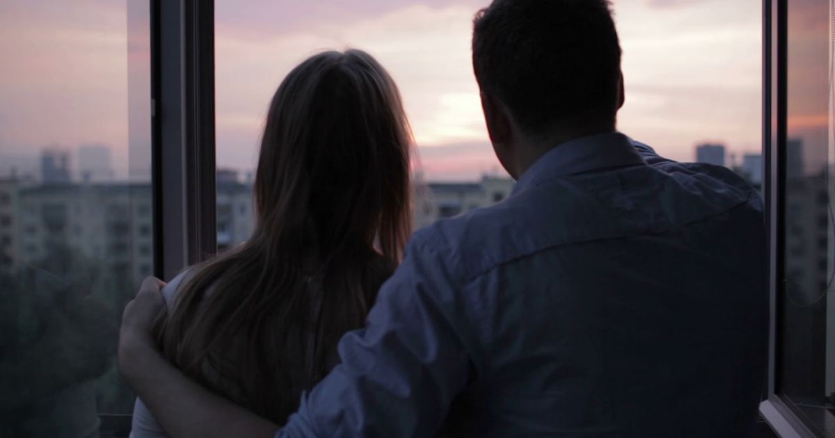 Trijulės išgąsdinta pora šoko iš balkono – du užpuolikus teismas buvo net išteisinęs - Respublika.lt