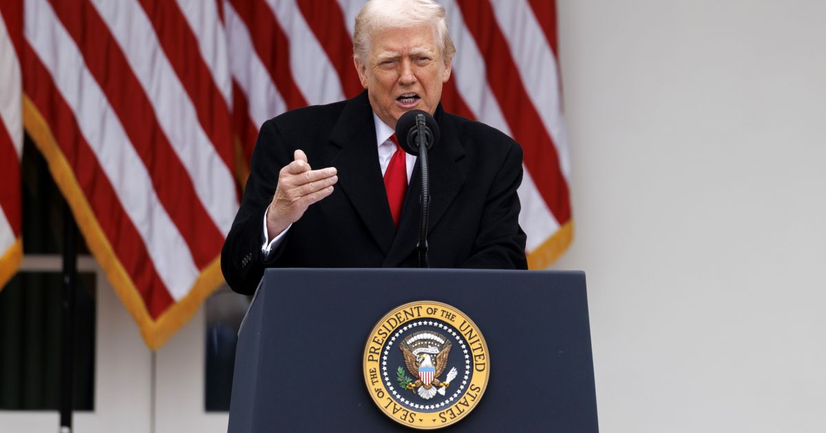 Donaldas Trumpas: laikinoji Venesuelos vyriausybė perduos JAV iki 50 mln. barelių naftos - Respublika.lt