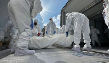 Ukraina iš Rusijos gavo 1 tūkst. kūnų žuvusių karių - Respublika.lt