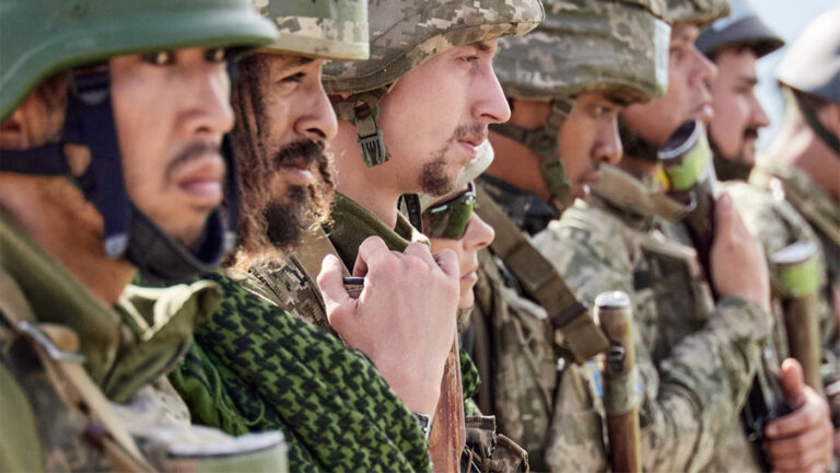 Norintiems kariauti Ukrainoje - kalėjimas iki gyvos galvos - Respublika.lt