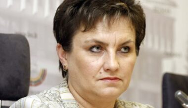 Dangutę Mikutienę sodina į teisiamųjų suolą - Respublika.lt