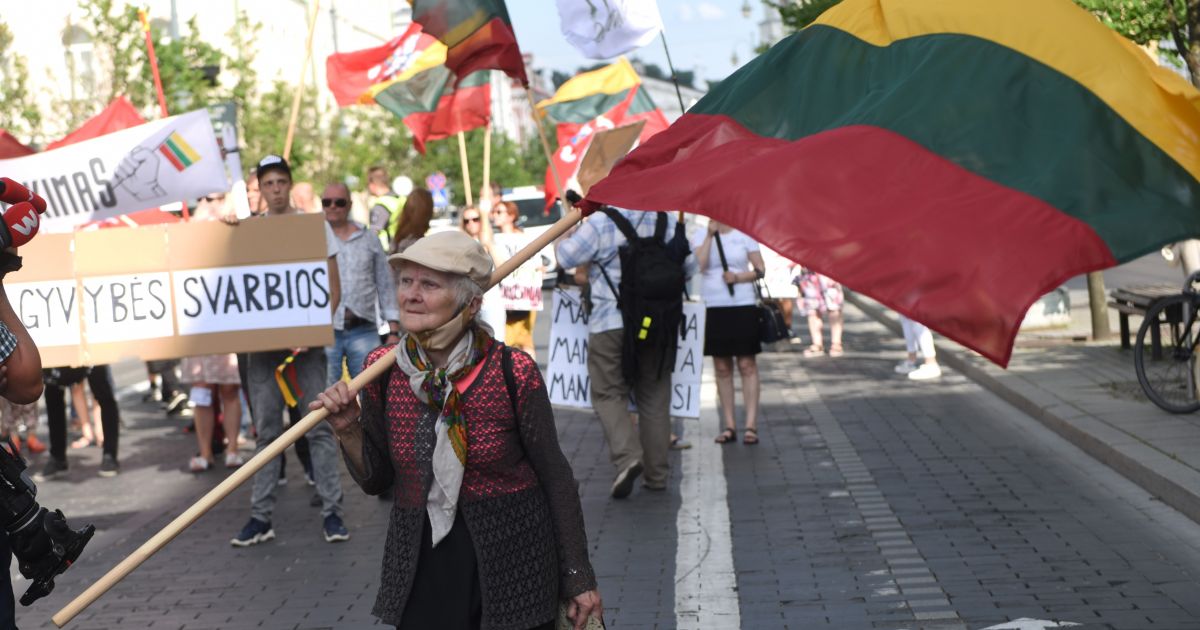 Pagyvenę žmonės liko be pinigų - Respublika.lt