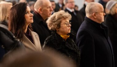 Ar pateisinamas premjerės Ingos Ruginienės elgesys Mišiose? - Respublika.lt