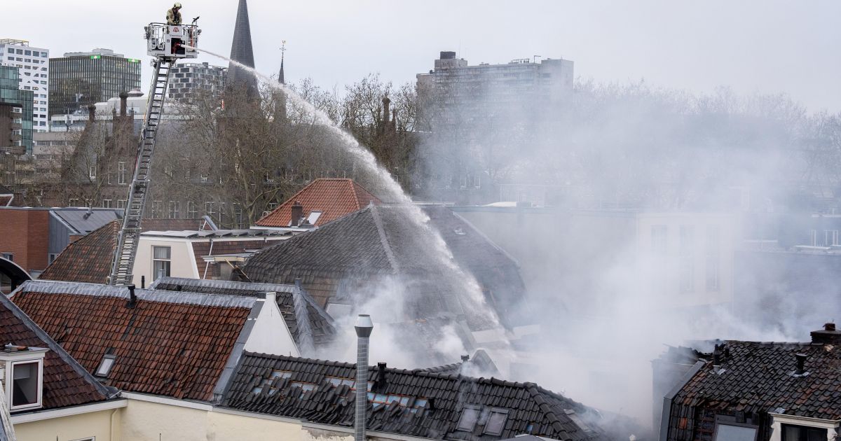 Nyderlanduose milžiniškas sprogimas ir gaisras - Respublika.lt