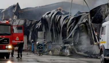 Per sprogimo sukeltą gaisrą kepinių fabrike žuvo keturi žmonės - Respublika.lt