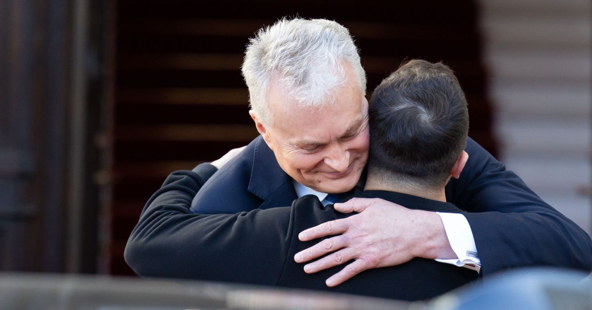 Lietuvoje sekmadienį lankysis Volodymyras Zelenskis ir Karolis Nawrockis - Respublika.lt