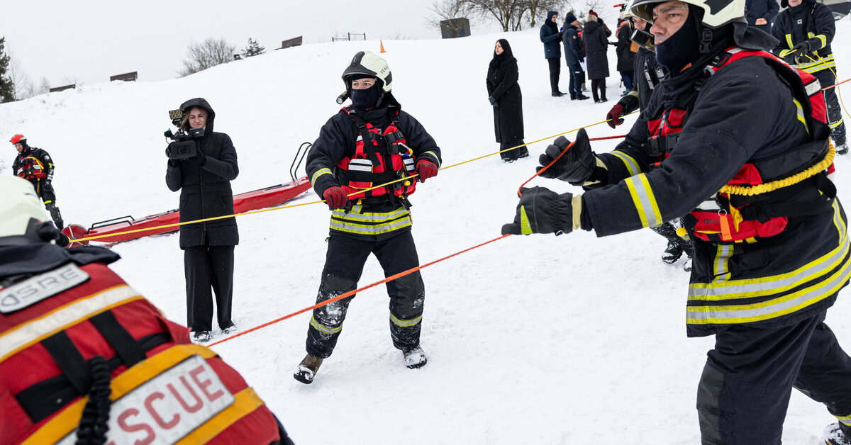 Pernai dėl neatsargaus elgesio ant ledo žuvo šeši žmonės, šiemet jau fiksuoti du mirties atvejai